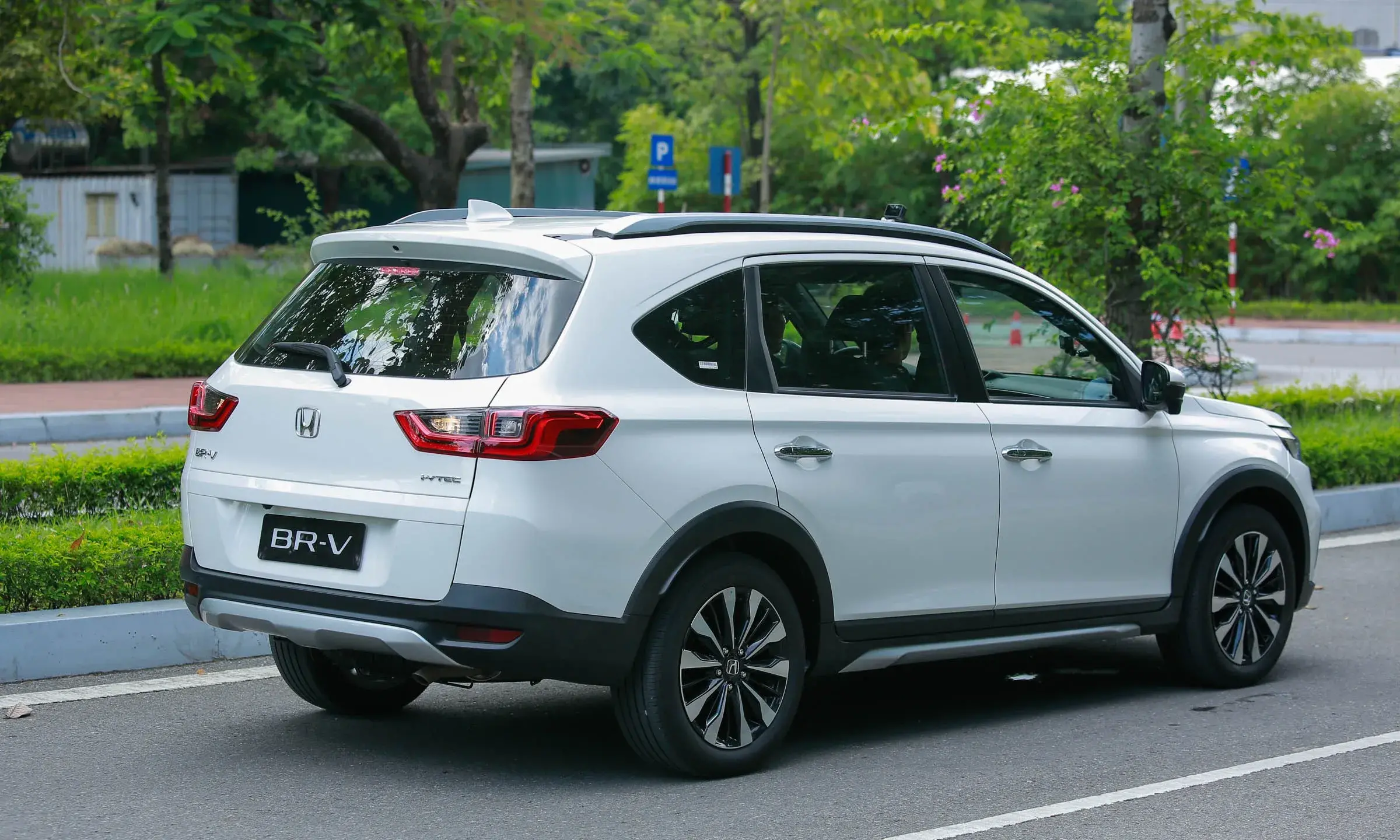 Giá xe Honda BR-V mới nhất 2026: bảng giá niêm yết, giá lăn bánh và thông số chi tiết