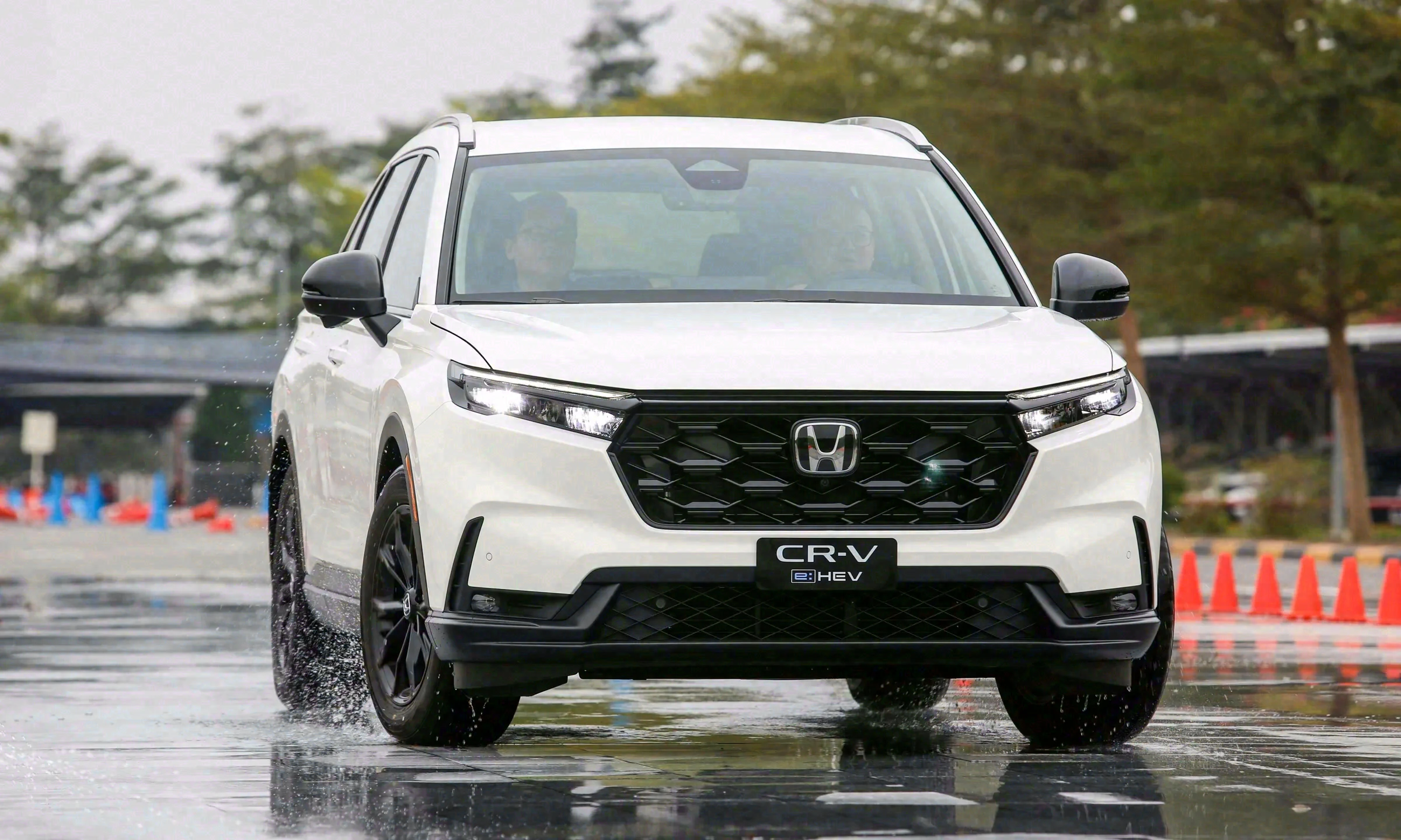 Giá xe Honda CR-V mới nhất 2026: bảng giá niêm yết, giá lăn bánh và thông số chi tiết