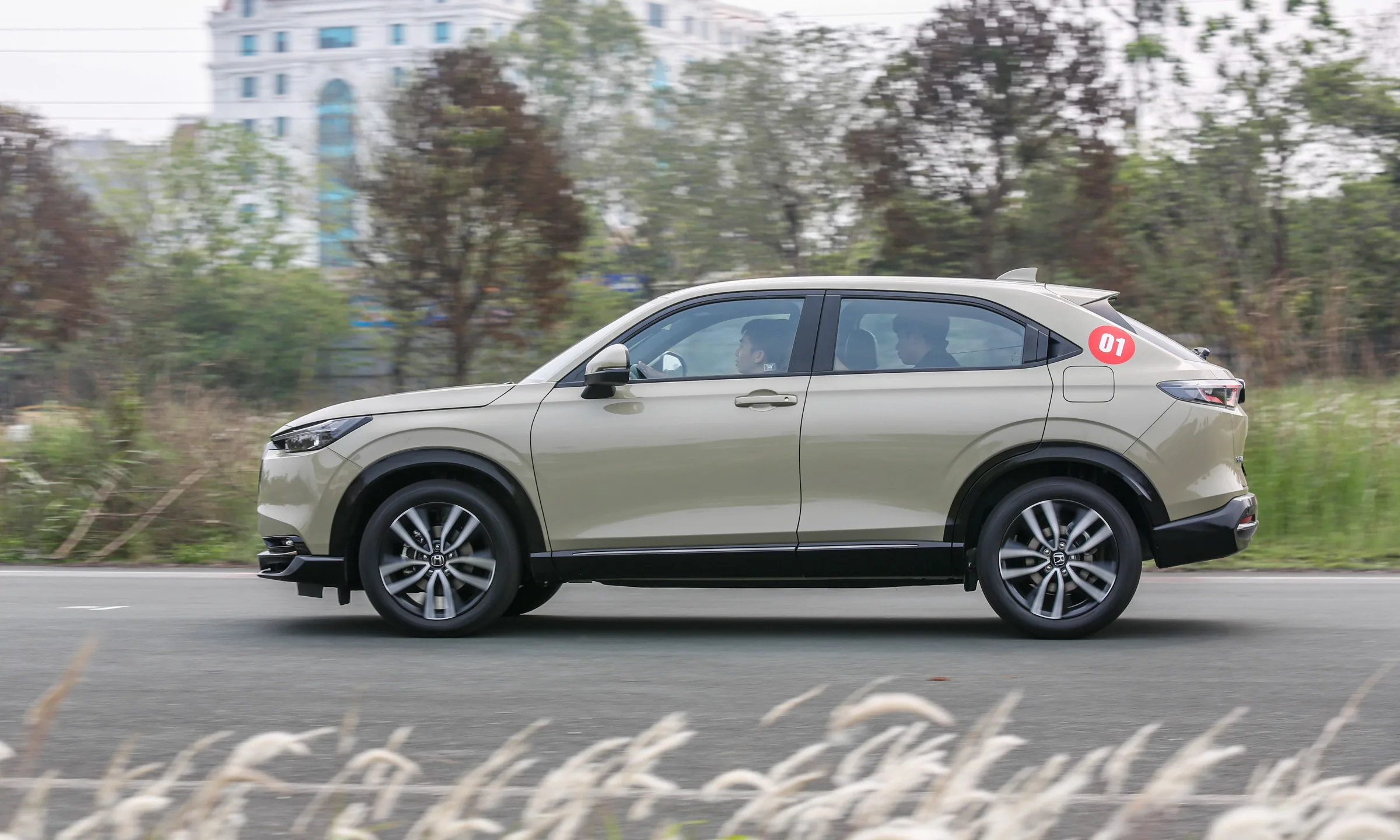 Giá xe Honda HR-V mới nhất 2026: bảng giá niêm yết, giá lăn bánh và thông số chi tiết