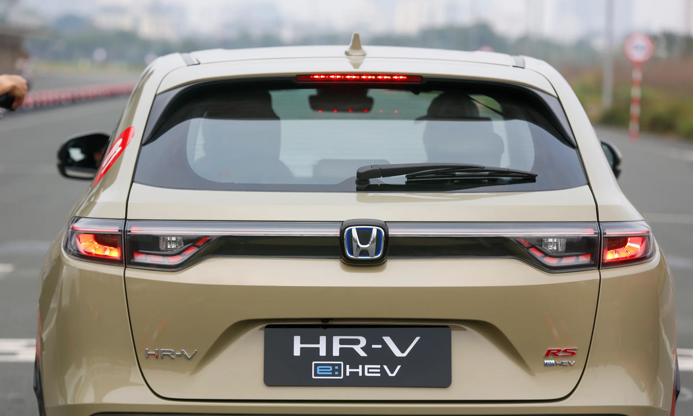 Giá xe Honda HR-V mới nhất 2026: bảng giá niêm yết, giá lăn bánh và thông số chi tiết