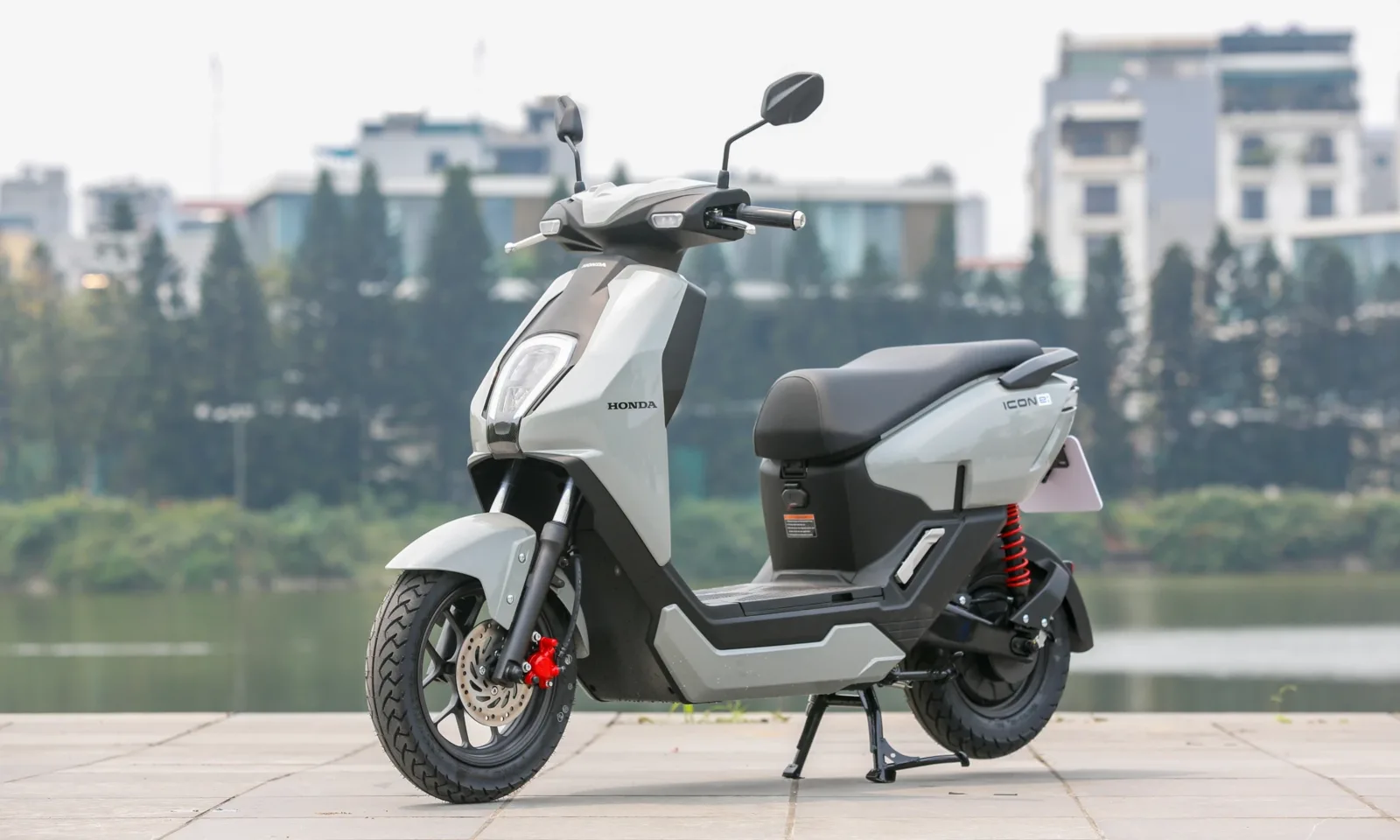 Giá xe Honda ICON e: 2026 mới nhất: Bảng giá, chi phí pin và giá lăn bánh