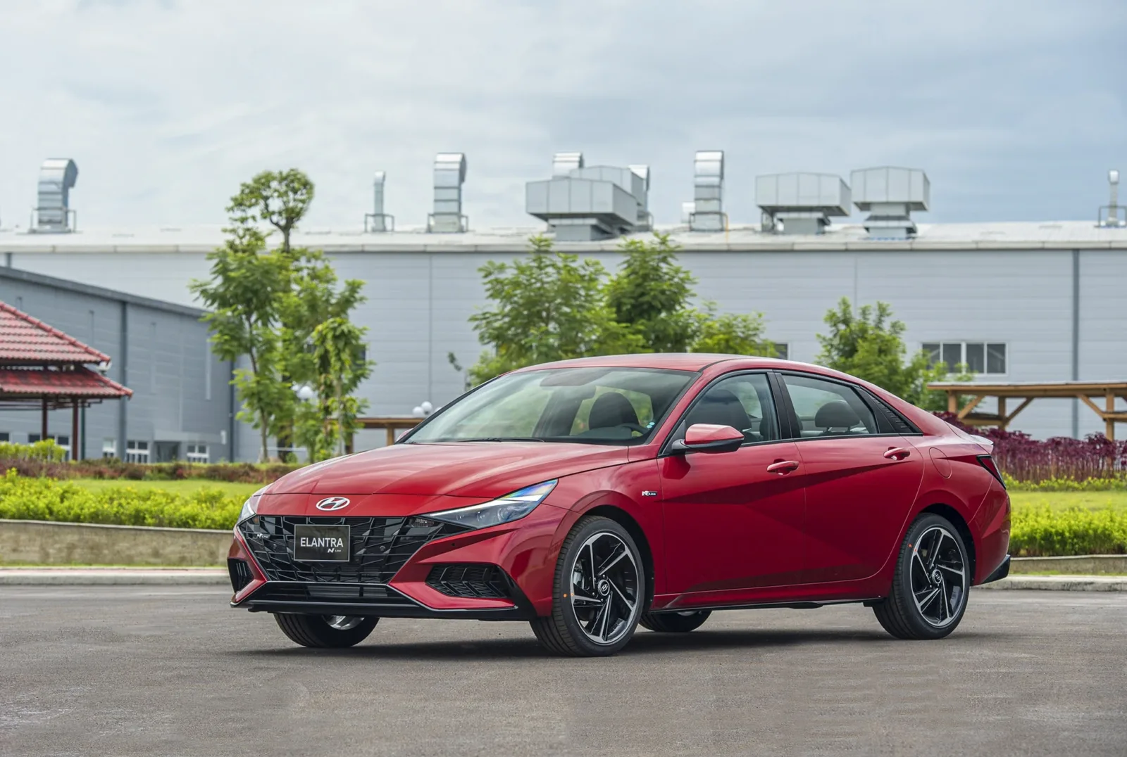 Giá xe Hyundai Elantra 2026 mới nhất: Bảng giá niêm yết, giá lăn bánh và ưu đãi