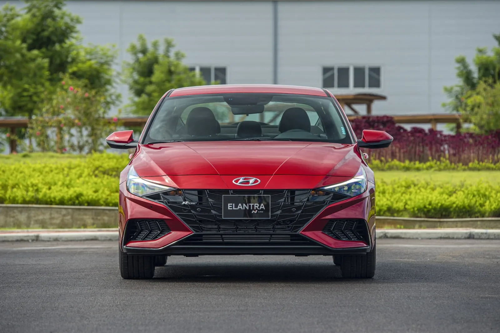 Giá xe Hyundai Elantra 2026 mới nhất: Bảng giá niêm yết, giá lăn bánh và ưu đãi