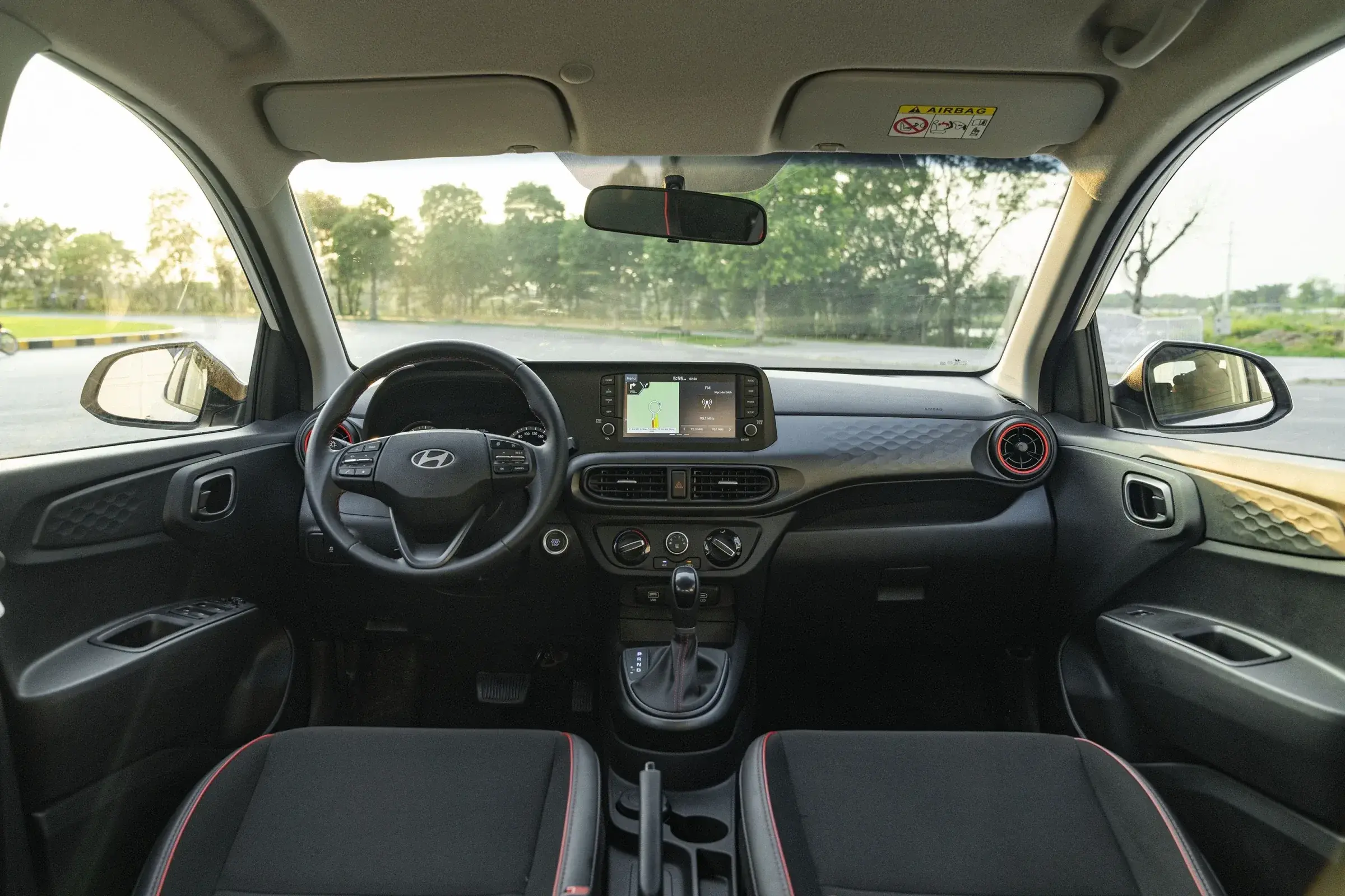 Giá xe Hyundai i10 2026 mới nhất: bảng giá niêm yết, giá lăn bánh và ưu đãi