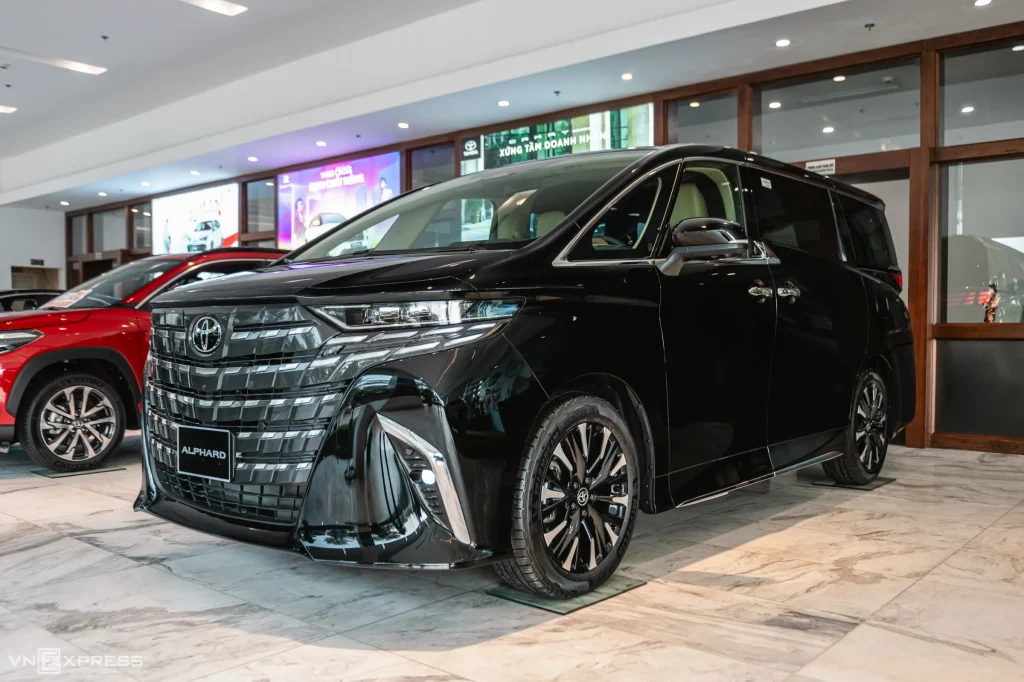 Giá xe Toyota Alphard 2026 mới nhất tại Việt Nam