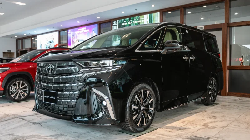 Giá xe Toyota Alphard 2026 mới nhất tại Việt Nam