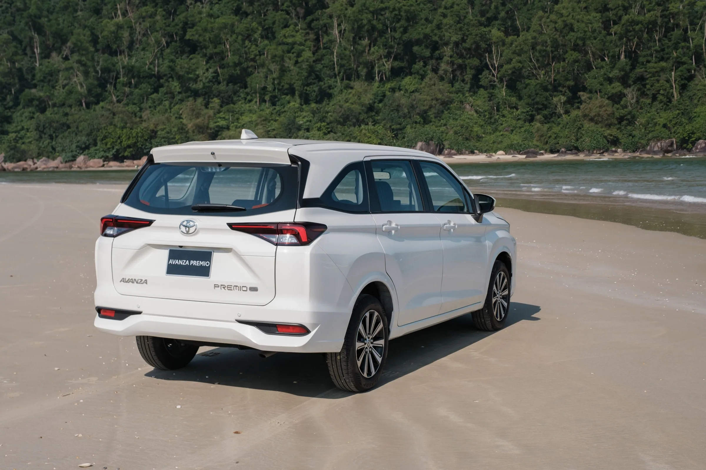 Giá xe Toyota Avanza Premio 2026: Niêm yết, Lăn bánh & Ưu đãi mới nhất