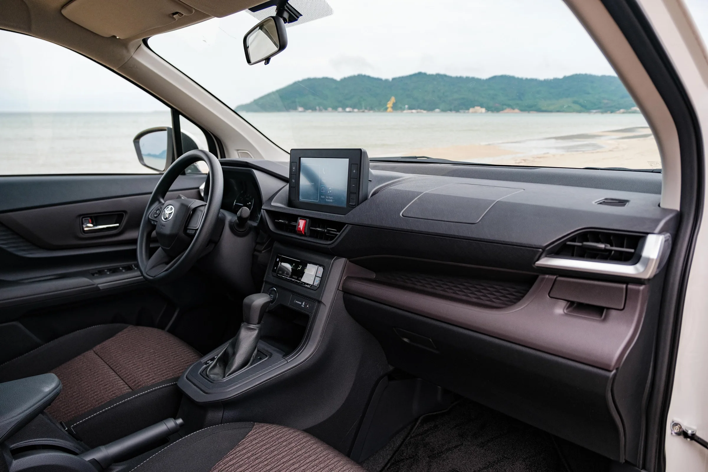 Giá xe Toyota Avanza Premio 2026: Niêm yết, Lăn bánh & Ưu đãi mới nhất