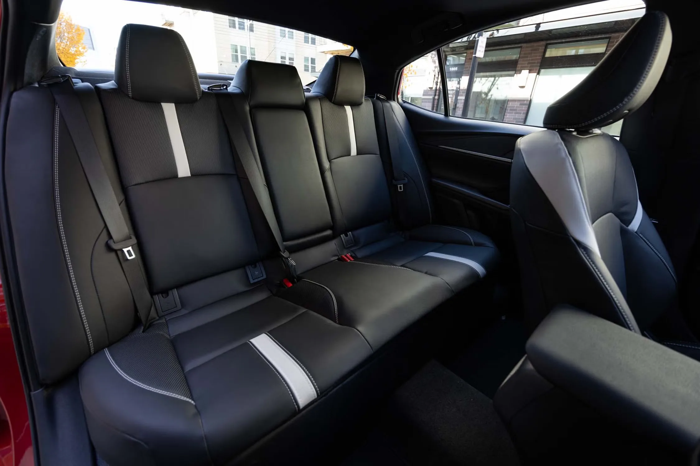 Giá xe Toyota Camry 2026: Bảng giá niêm yết, lăn bánh và thông số mới nhất