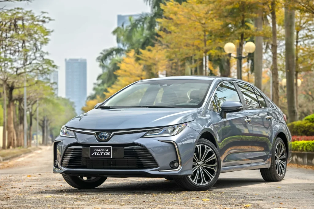 Giá xe Toyota Corolla Altis 2026: Bảng giá niêm yết, lăn bánh và thông số mới nhất