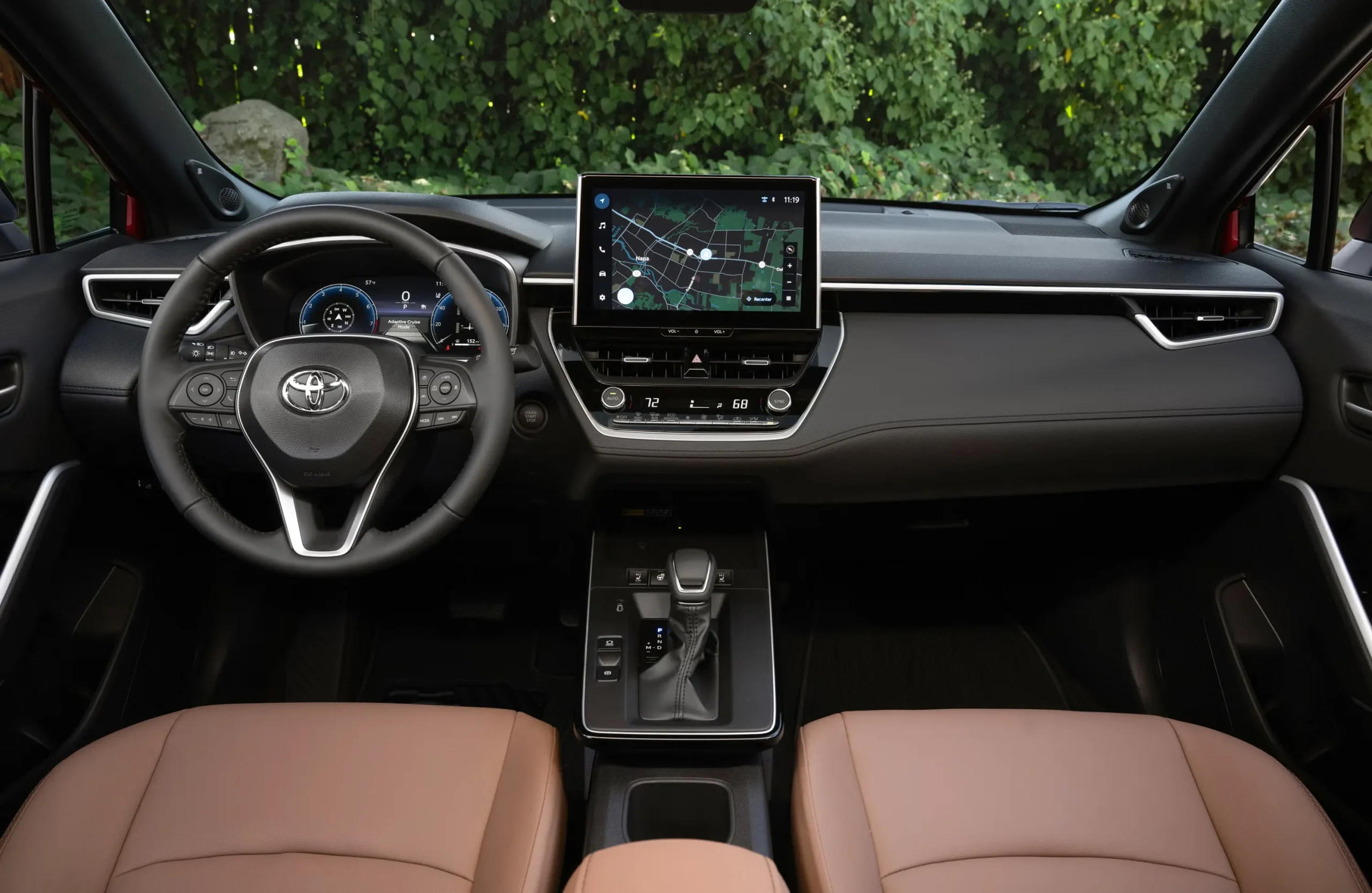 Giá xe Toyota Corolla Cross 2026: Bảng giá niêm yết, lăn bánh và thông số mới nhất