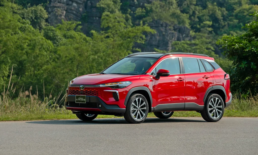 Giá xe Toyota Corolla Cross 2026: Bảng giá niêm yết, lăn bánh và thông số mới nhất