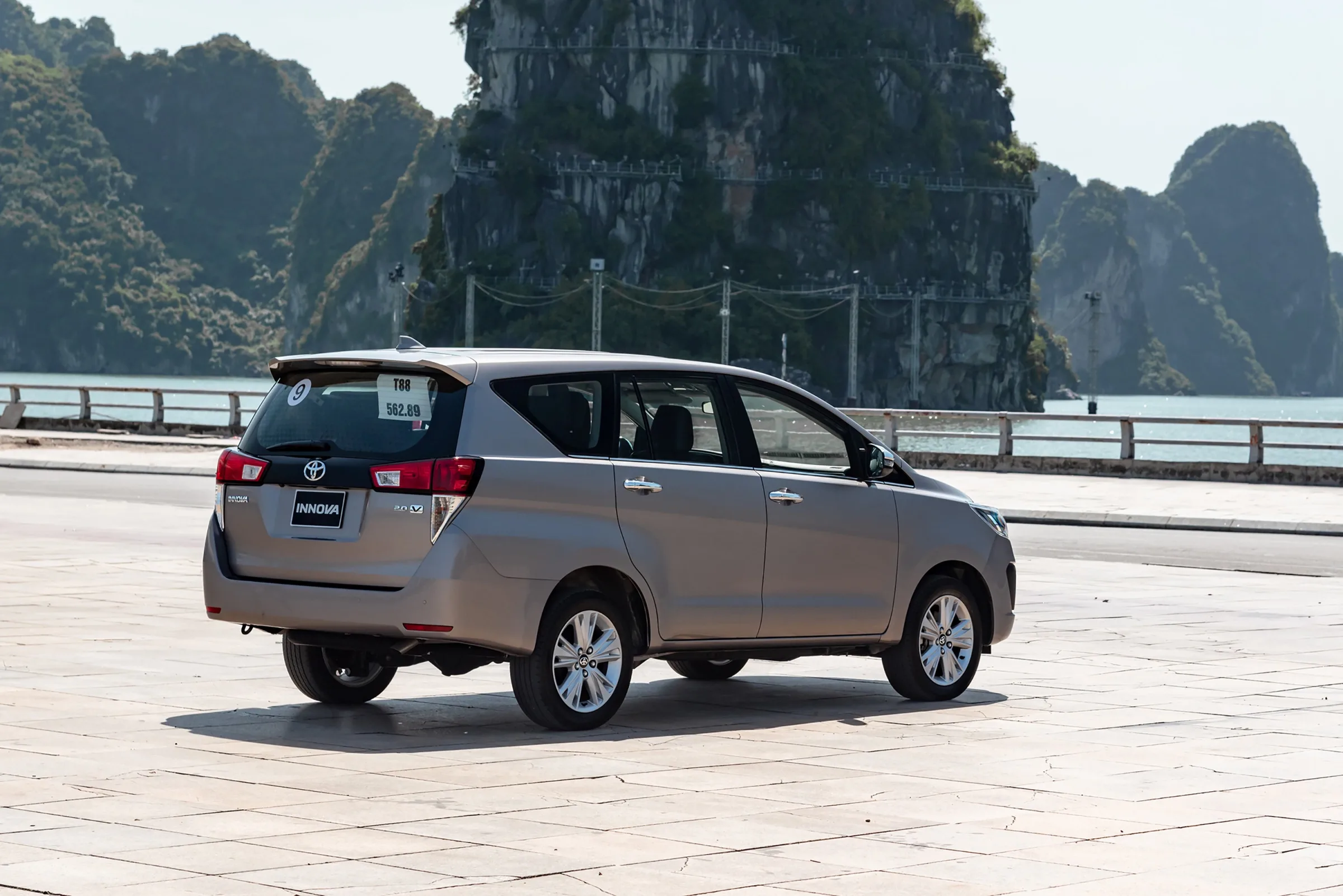 Giá xe Toyota Innova 2026: Bảng giá niêm yết, lăn bánh và thông số mới nhất
