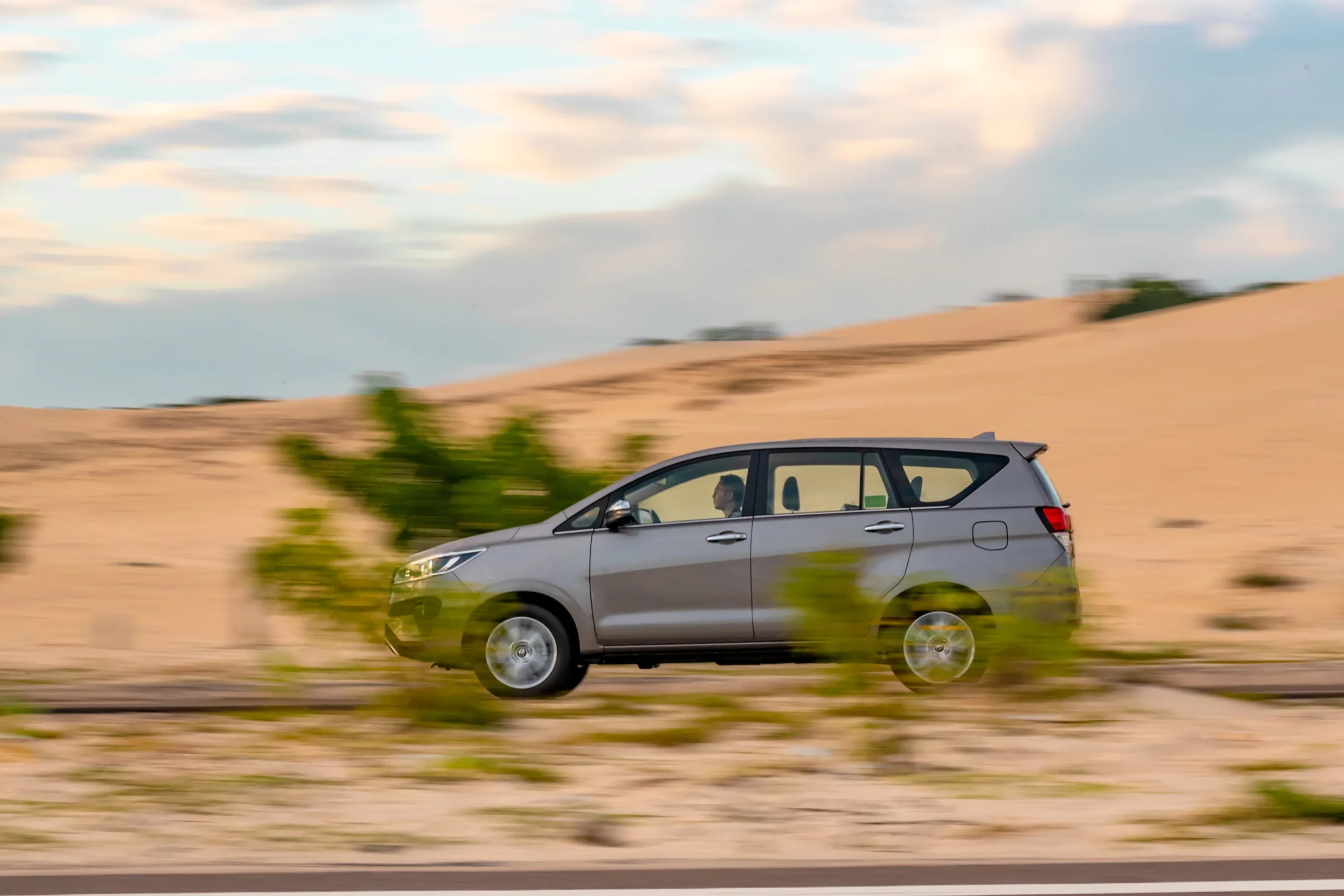Giá xe Toyota Innova 2026: Bảng giá niêm yết, lăn bánh và thông số mới nhất