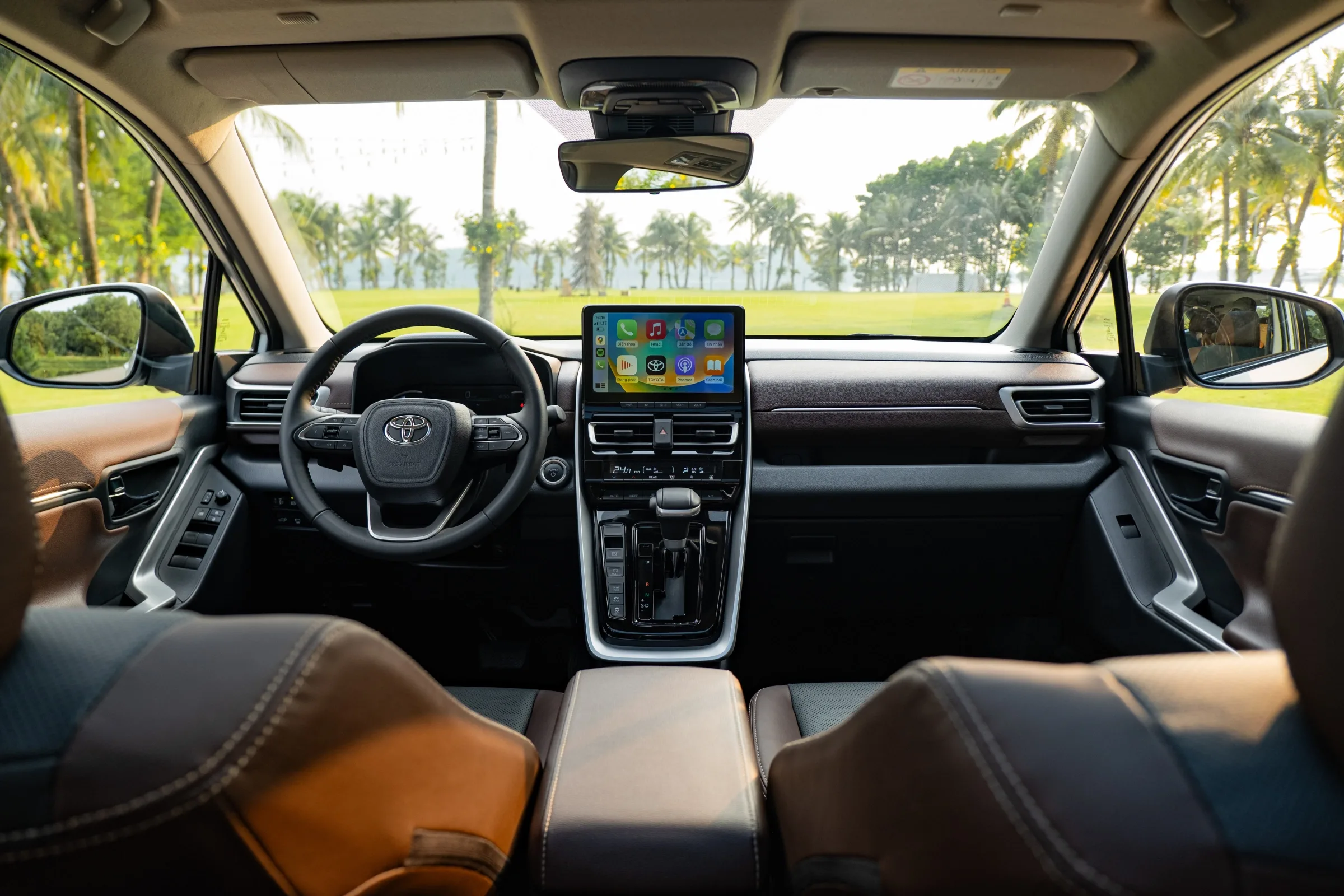 Giá xe Toyota Innova Cross 2026: Bảng giá niêm yết, lăn bánh và thông số mới nhất