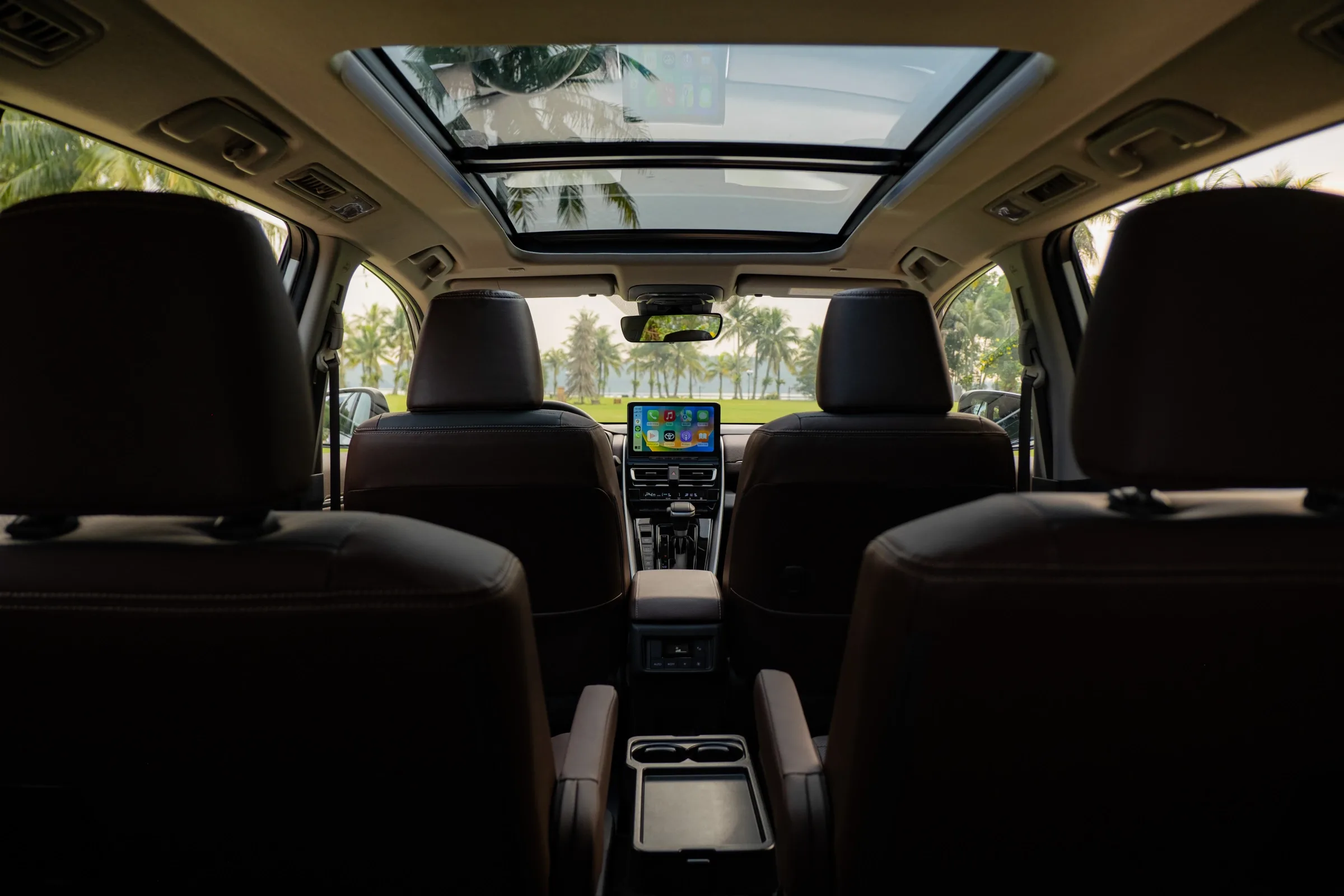 Giá xe Toyota Innova Cross 2026: Bảng giá niêm yết, lăn bánh và thông số mới nhất