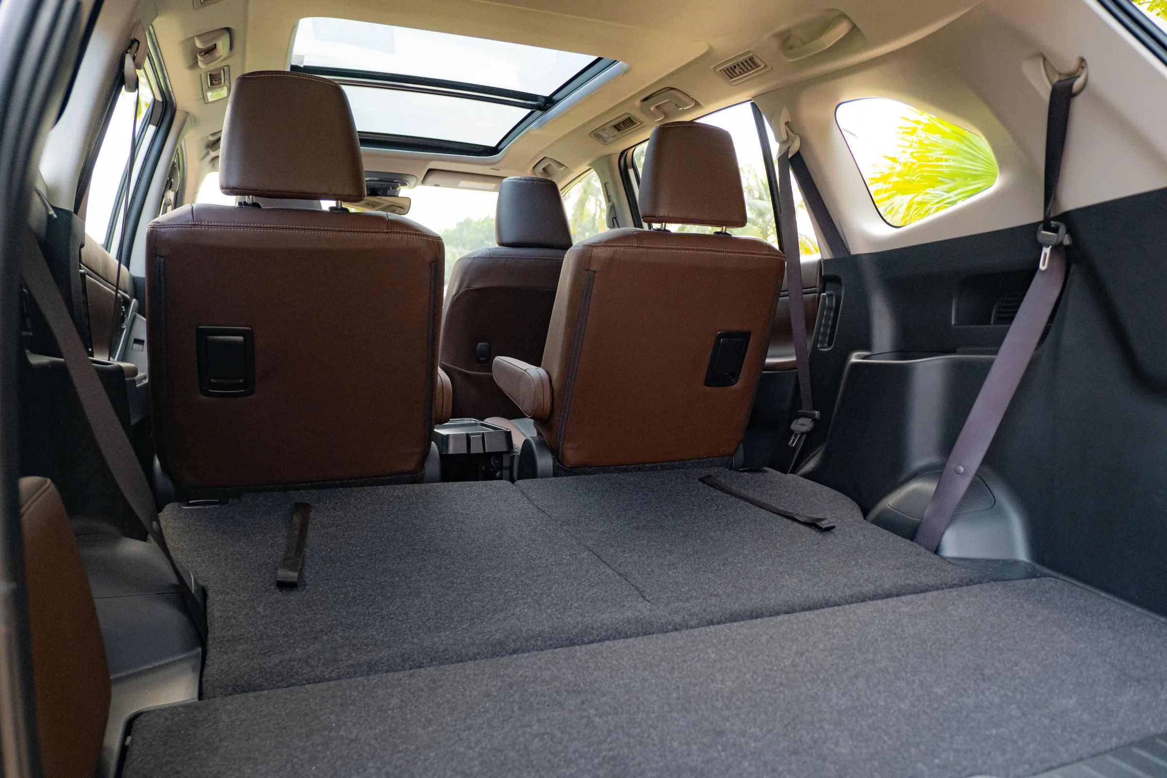 Giá xe Toyota Innova Cross 2026: Bảng giá niêm yết, lăn bánh và thông số mới nhất