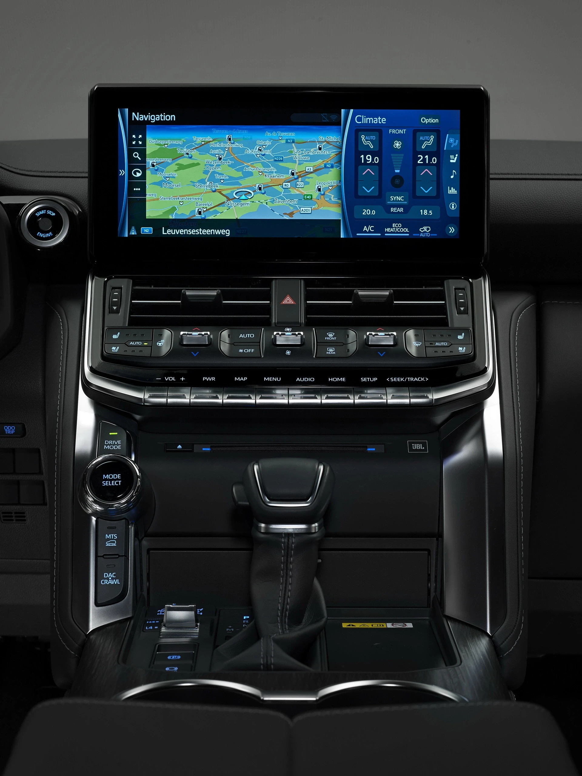 Giá xe Toyota Land Cruiser 2026 mới nhất tại Việt Nam