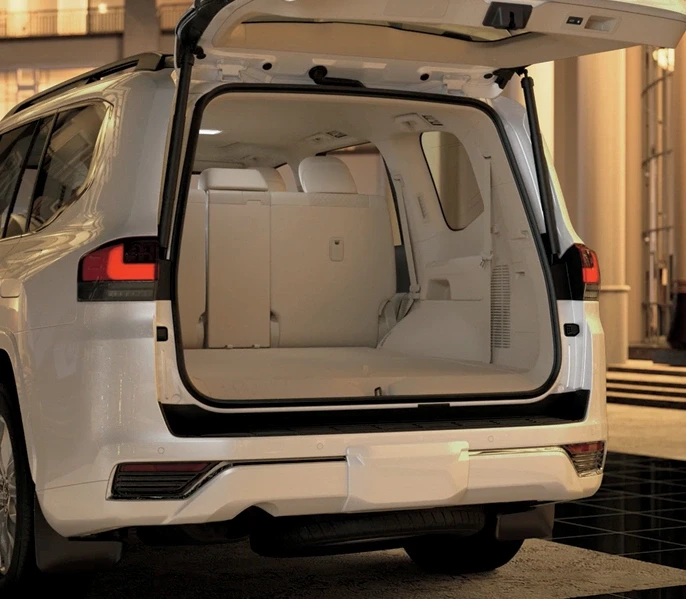Giá xe Toyota Land Cruiser 2026 mới nhất tại Việt Nam