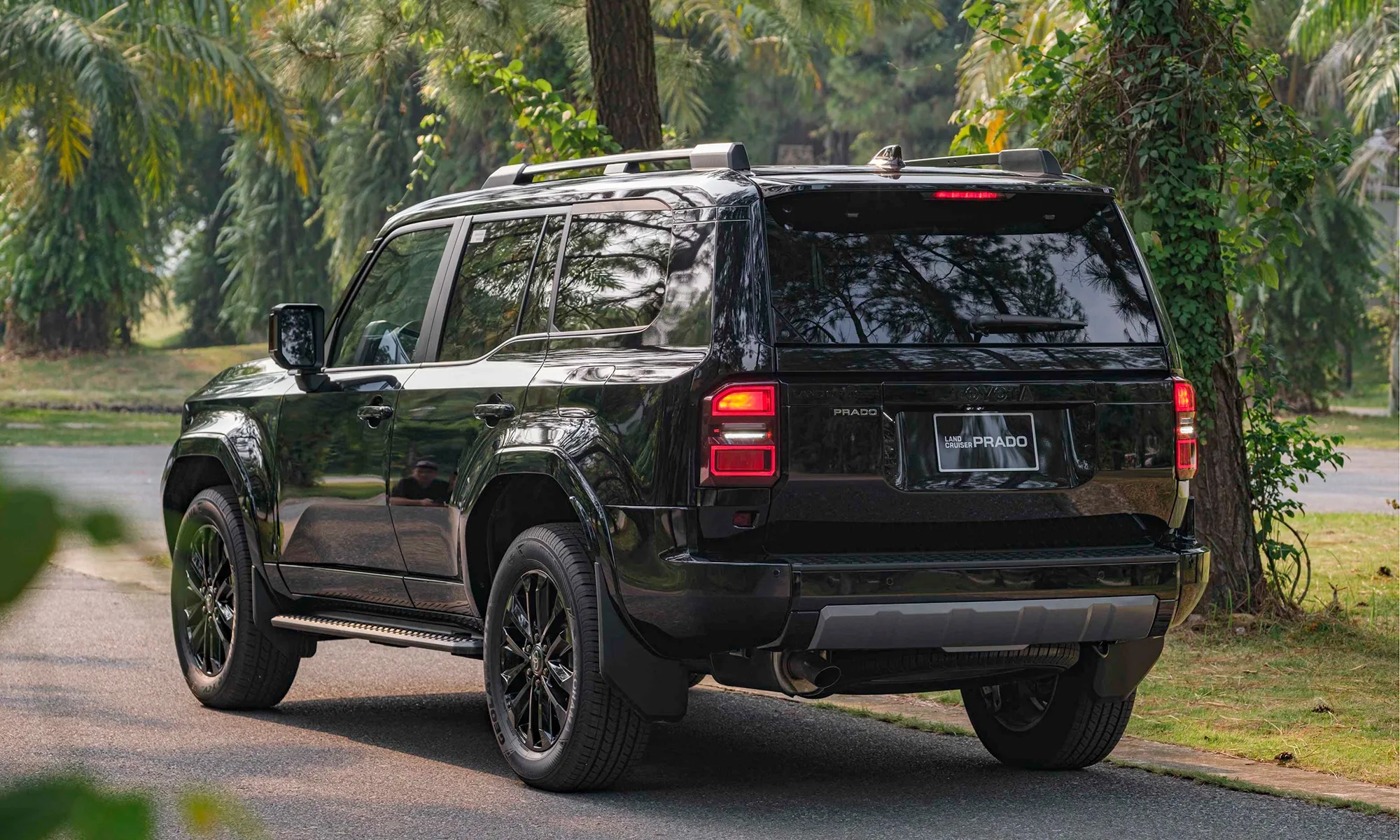 Giá xe Toyota Land Cruiser Prado 2026 mới nhất tại Việt Nam
