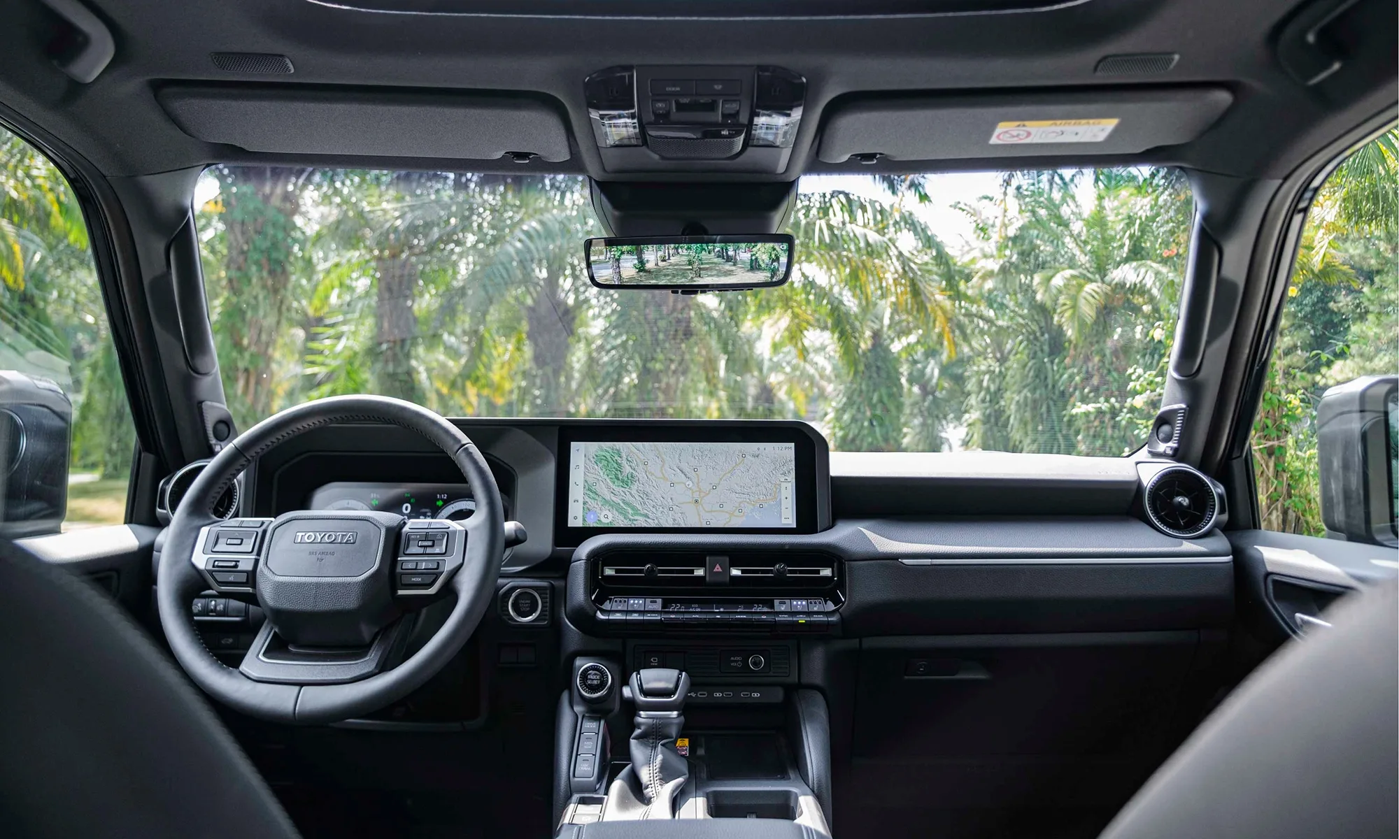 Giá xe Toyota Land Cruiser Prado 2026 mới nhất tại Việt Nam