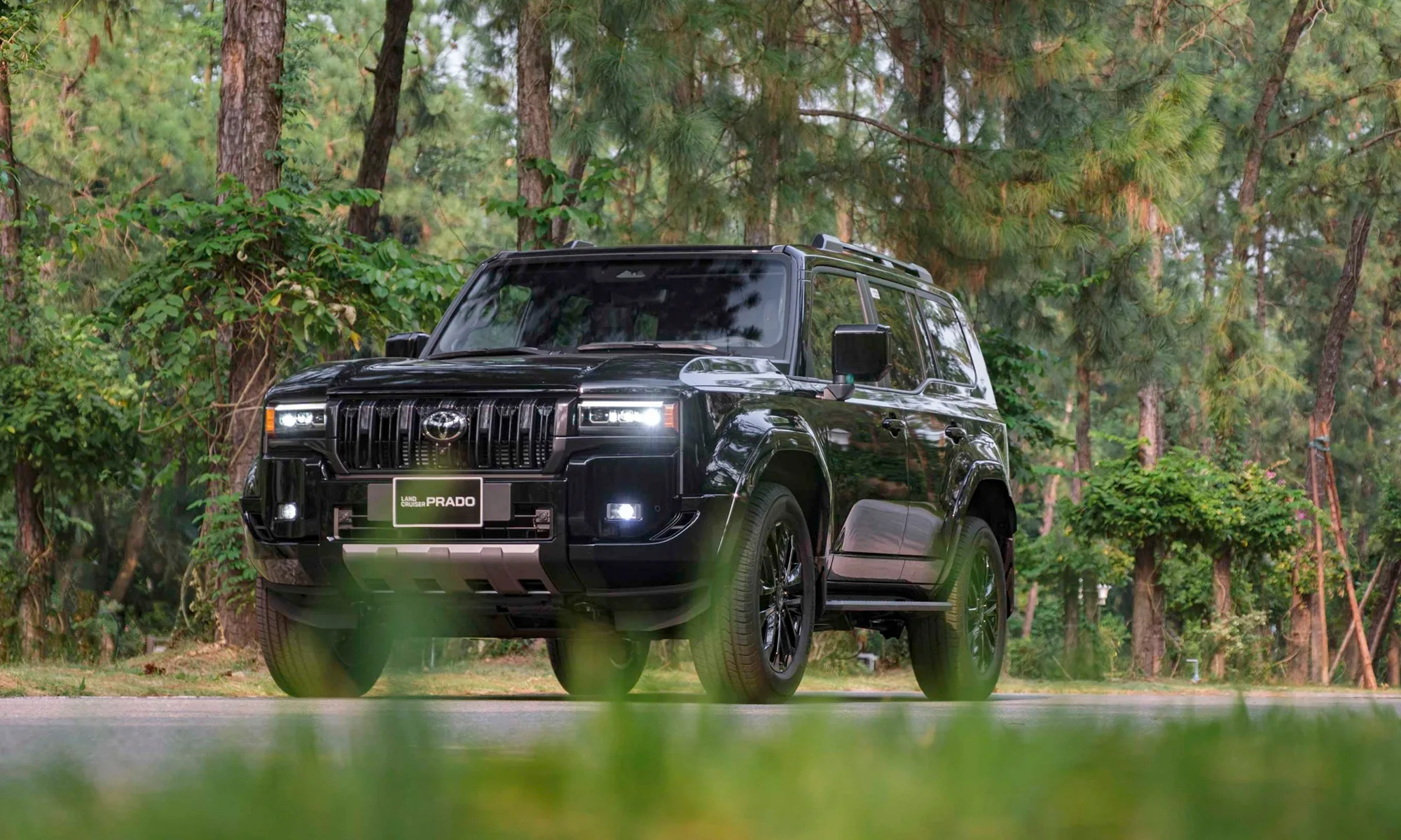 Giá xe Toyota Land Cruiser Prado 2026 mới nhất tại Việt Nam