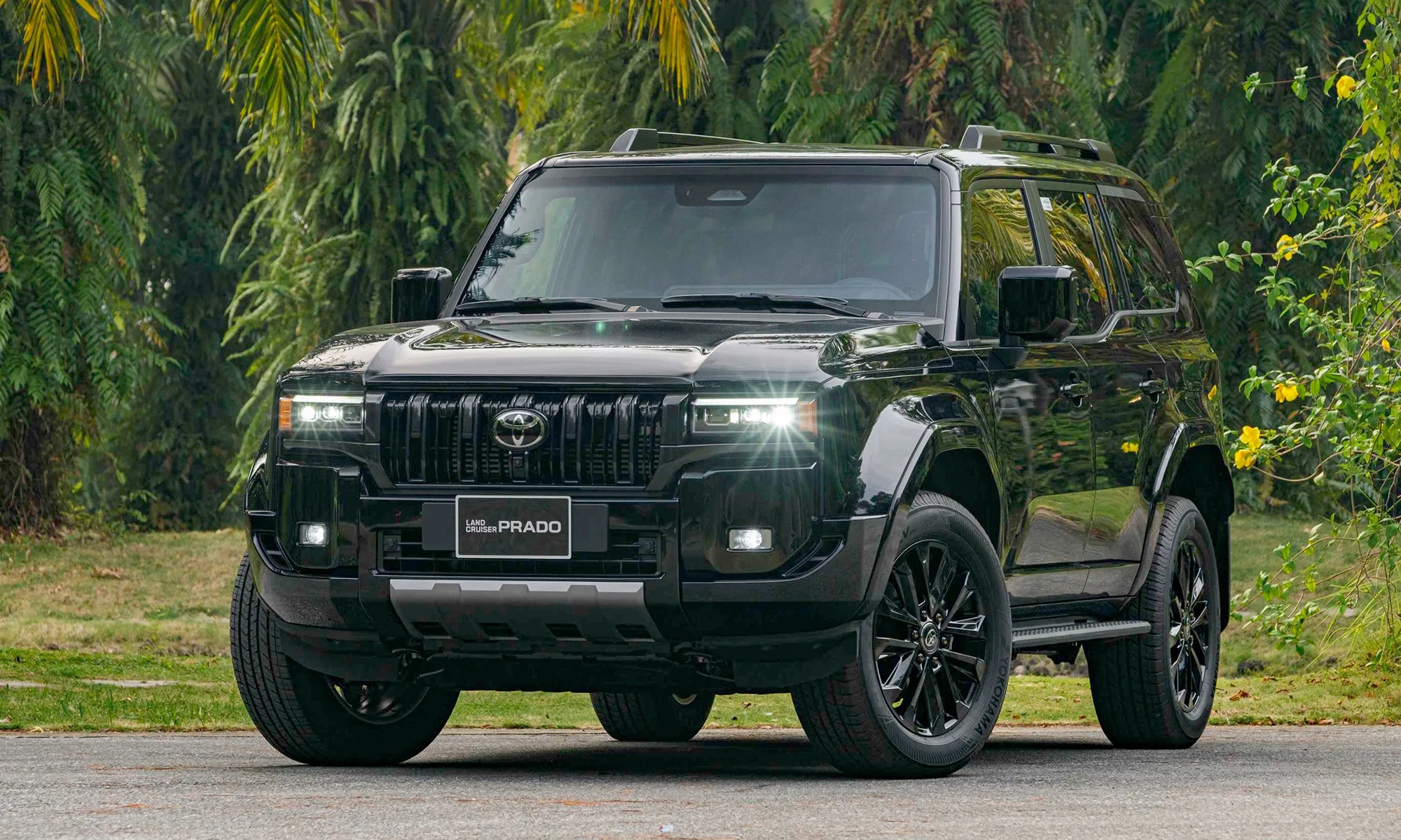 Giá xe Toyota Land Cruiser Prado 2026 mới nhất tại Việt Nam