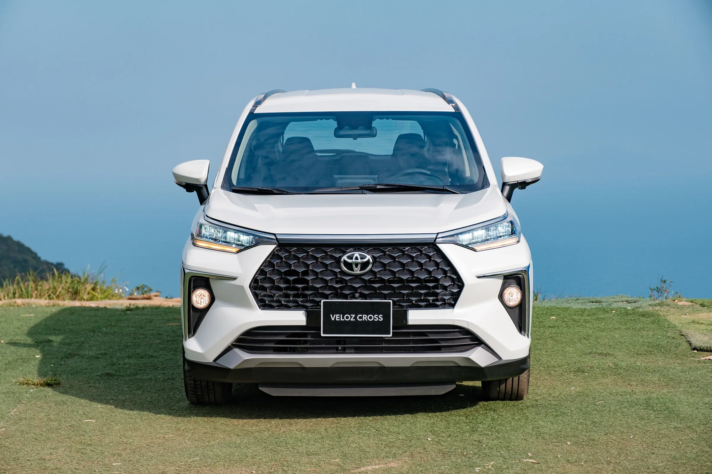 Giá xe Toyota Veloz Cross 2026: Bảng giá niêm yết, lăn bánh và ưu đãi mới nhất