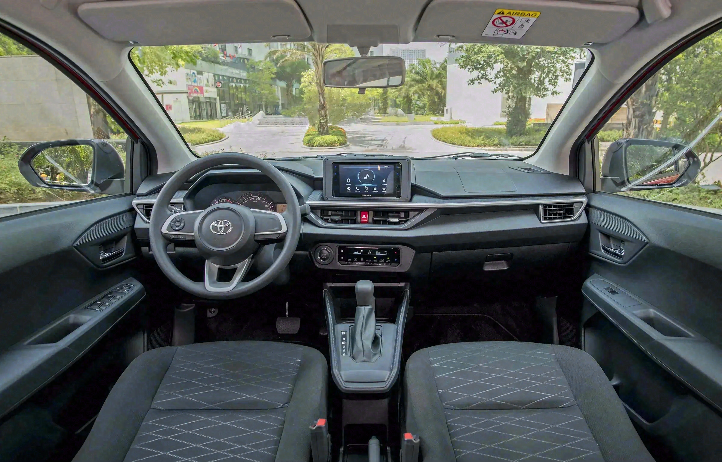Giá xe Toyota Wigo 2026: Niêm yết, Lăn bánh & Ưu đãi mới nhất