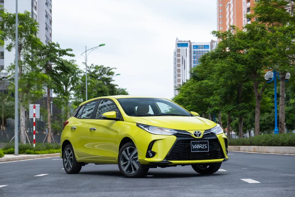 Giá xe Toyota Yaris 2026: Trạng thái phân phối, giá tham khảo và lựa chọn thay thế Yaris Cross