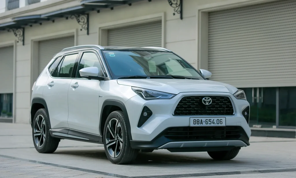 Giá xe Toyota Yaris Cross 2026: Bảng giá niêm yết, lăn bánh và ưu đãi mới nhất