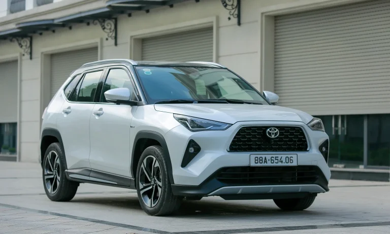 Giá xe Toyota Yaris Cross 2026: Bảng giá niêm yết, lăn bánh và ưu đãi mới nhất