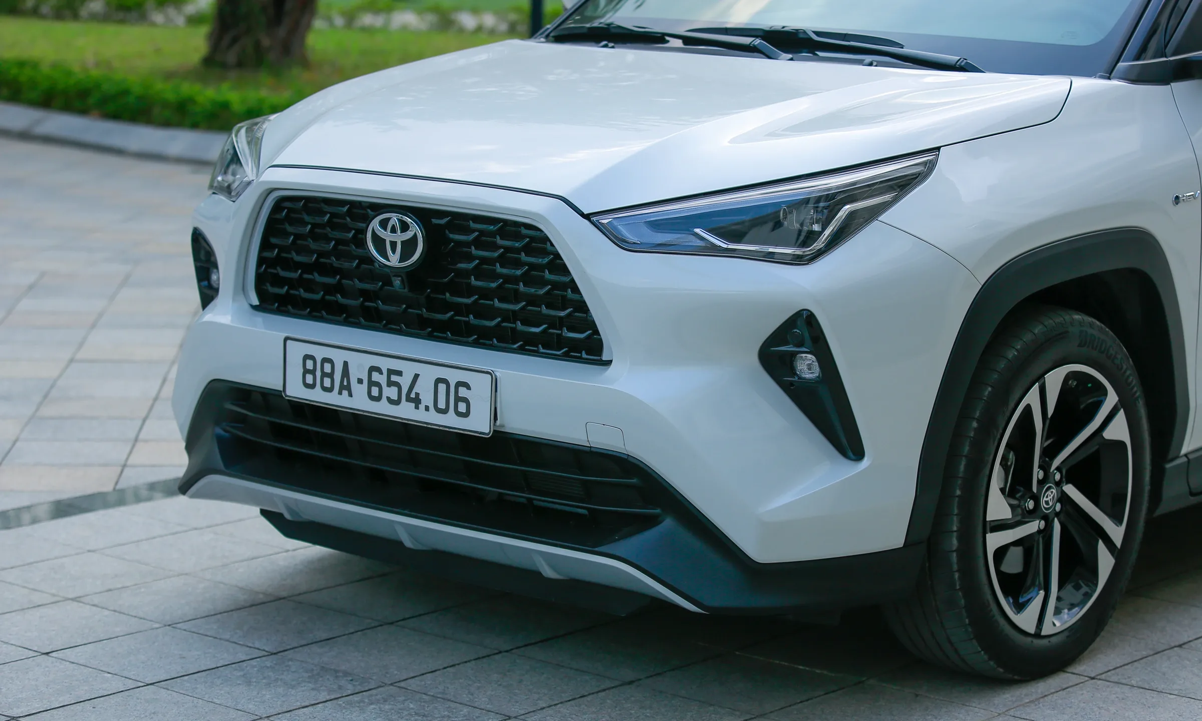 Giá xe Toyota Yaris Cross 2026: Bảng giá niêm yết, lăn bánh và ưu đãi mới nhất