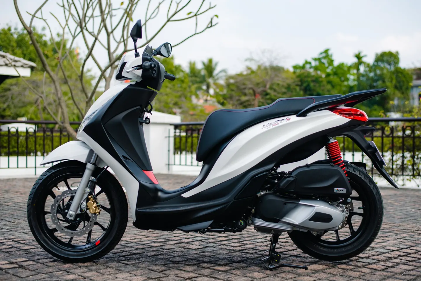 Giá xe Piaggio Medley