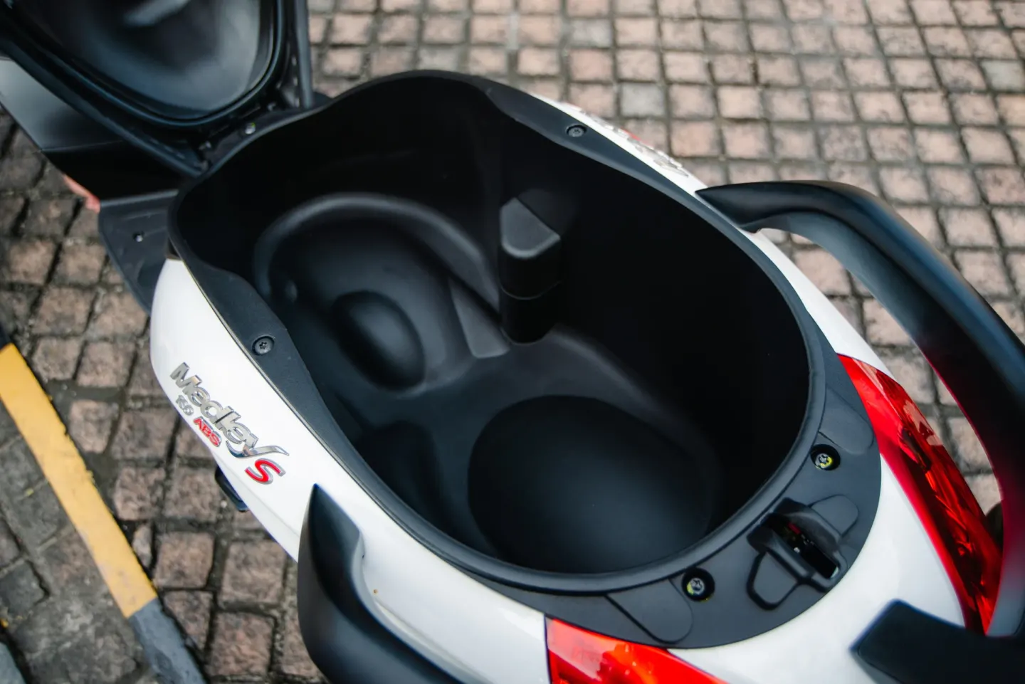 Giá xe Piaggio Medley