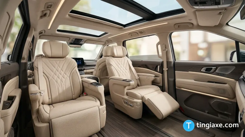 Khoang nội thất sang trọng với hàng ghế VIP của xe Kia Carnival
