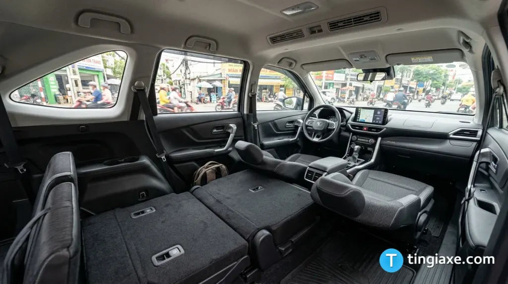Không gian nội thất rộng rãi và linh hoạt của Toyota Avanza Premio