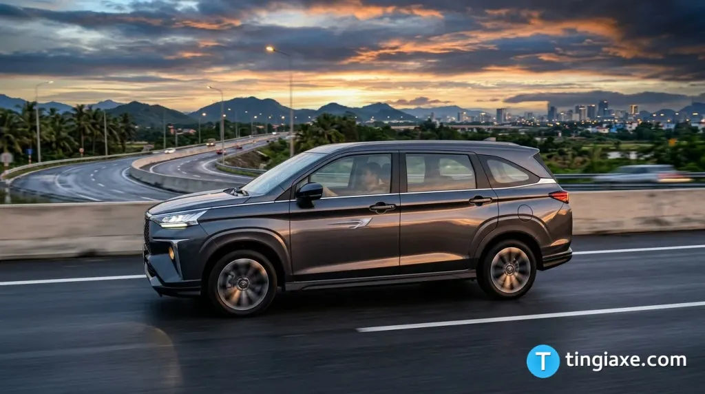 Toyota Avanza Premio 2026 di chuyển trên đường cao tốc Việt Nam